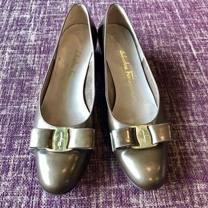 Classic Ferragamo Bow Flats